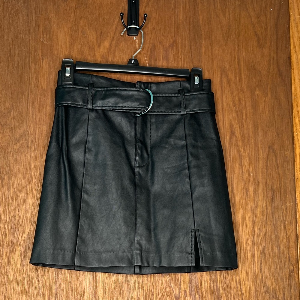 SMALL Forever 21 Black Faux leather Skirt